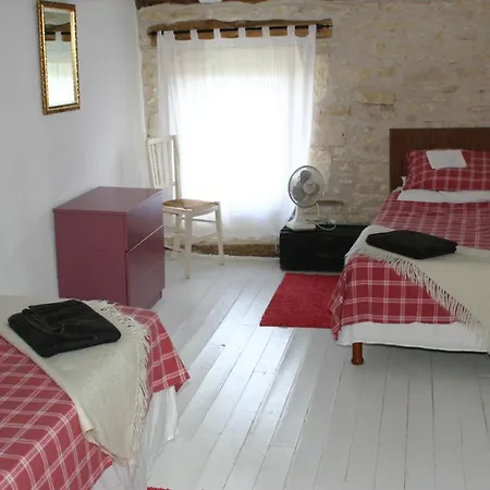 Ferienhaus 3 Bed With Private Pool & Garden In